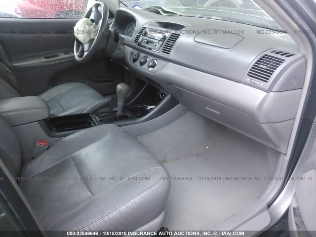 4T1BE32K84U856666 - 2004 TOYOTA CAMRY LE/XLE/SE 灰色 照片 5