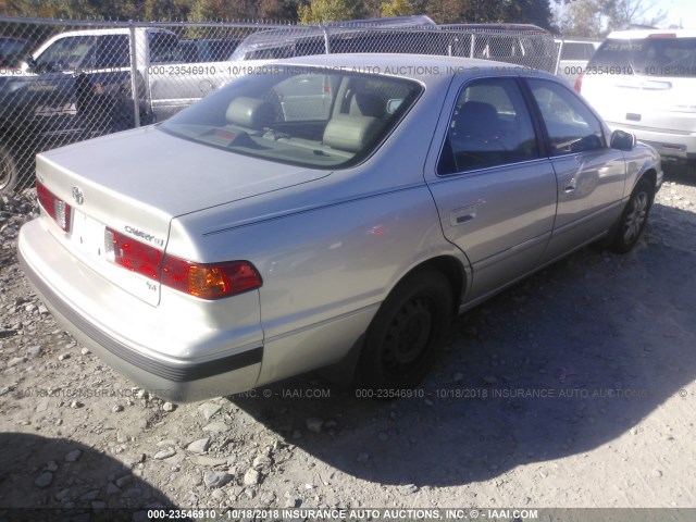 JT2BF22K7Y0237963 - 2000 TOYOTA CAMRY CE/LE/XLE 银色 照片 4