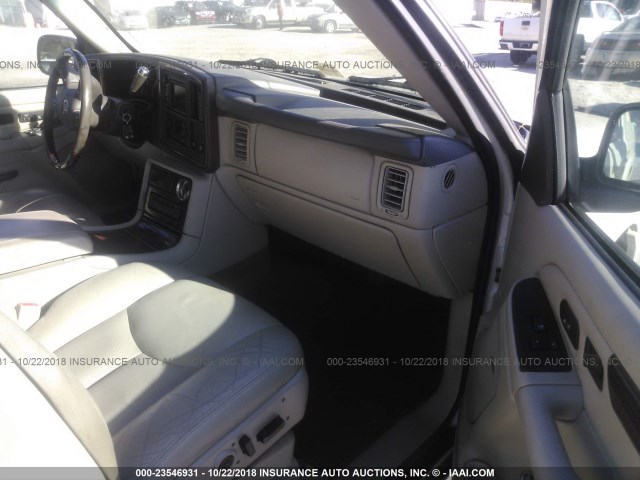 3GYEK62NX4G268609 - 2004 CADILLAC ESCALADE EXT WHITE photo 5