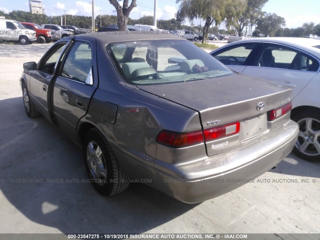 4T1BG22K2XU424020 - 1999 TOYOTA CAMRY CE/LE/XLE 金色 照片 3