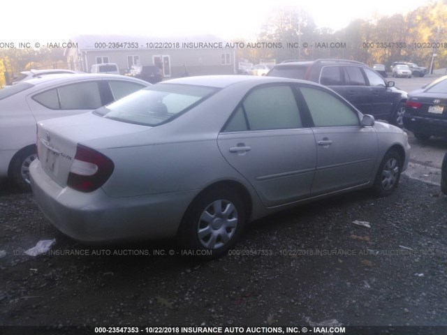 JTDBE32K020077206 - 2002 TOYOTA CAMRY LE/XLE/SE WHITE photo 4