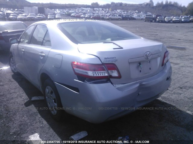 4T1BF3EK4BU185616 - 2011 TOYOTA CAMRY SE/LE/XLE ვერცხლისფერი ფოტო 3