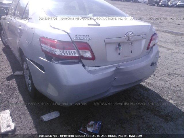 4T1BF3EK4BU185616 - 2011 TOYOTA CAMRY SE/LE/XLE ვერცხლისფერი ფოტო 6