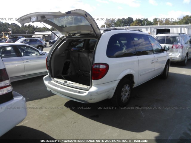 2C8GP44RX5R132012 - 2005 CHRYSLER TOWN & COUNTRY LX WHITE photo 4