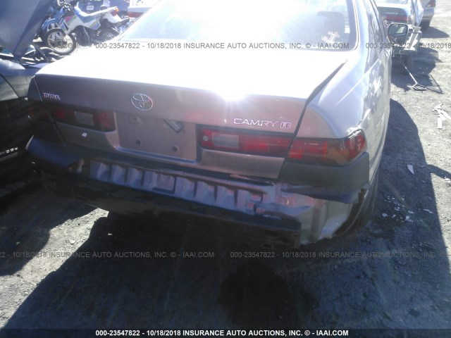 4T1BG22K6XU599418 - 1999 TOYOTA CAMRY CE/LE/XLE 棕色 照片 6