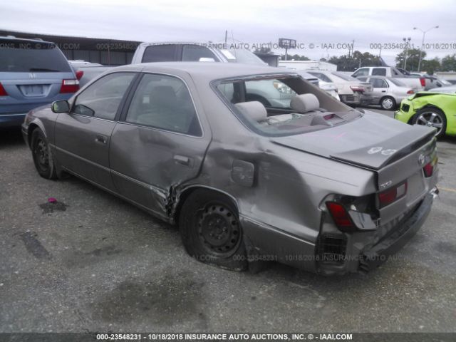 4T1BG22K5XU395080 - 1999 TOYOTA CAMRY CE/LE/XLE თაფლისფერი ფოტო 3