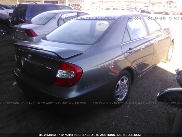 4T1BE32K02U629954 - 2002 TOYOTA CAMRY LE/XLE/SE GRAY photo 4