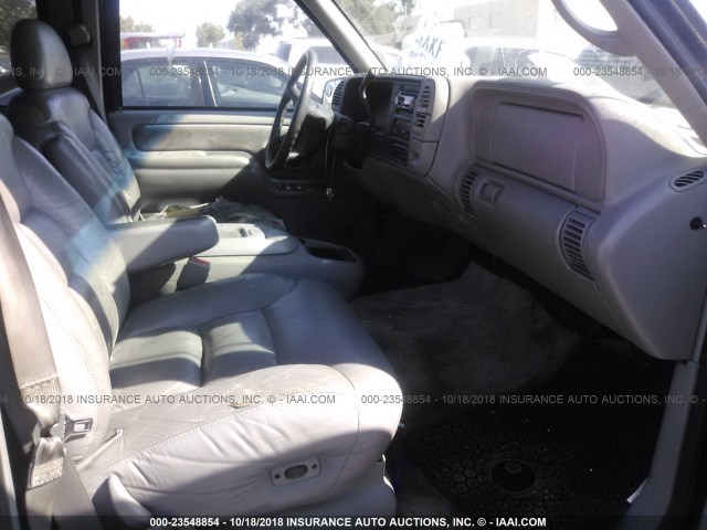 1GNEC16R0VJ357731 - 1997 CHEVROLET SUBURBAN C1500 BURGUNDY photo 5