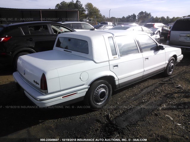 1C3XV66L2ND820329 - 1992 CHRYSLER NEW YORKER FIFTH AVENUE WHITE photo 4