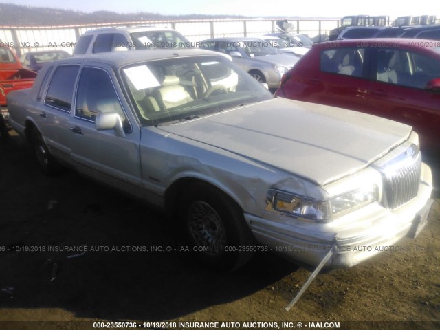 1LNLM81W5VY732289 - 1997 LINCOLN TOWN CAR EXECUTIVE Champagne photo 1