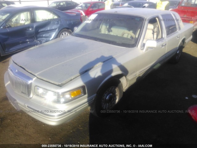 1LNLM81W5VY732289 - 1997 LINCOLN TOWN CAR EXECUTIVE Шампань фото 2