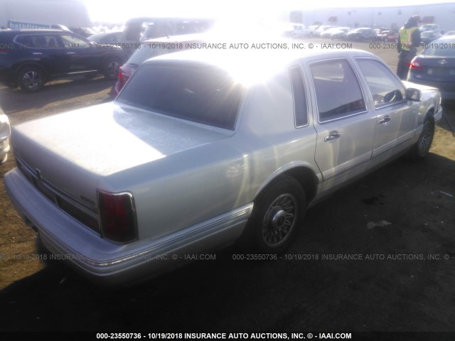 1LNLM81W5VY732289 - 1997 LINCOLN TOWN CAR EXECUTIVE Шампань фото 4