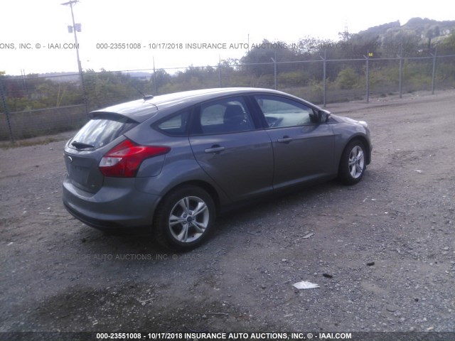 1FADP3K28DL379918 - 2013 FORD FOCUS SE GRAY photo 4