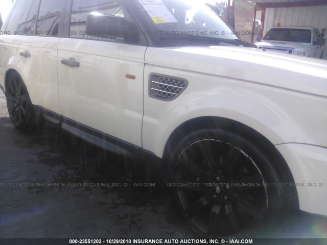 SALSH23476A966191 - 2006 LAND ROVER RANGE ROVER SPORT SUPERCHARGED WHITE photo 6