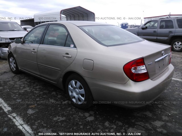4T1BE32K52U067677 - 2002 TOYOTA CAMRY LE/XLE/SE GOLD photo 3