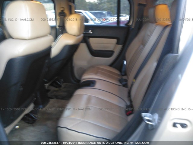 5GTDN136468140385 - 2006 HUMMER H3 GRAY photo 8