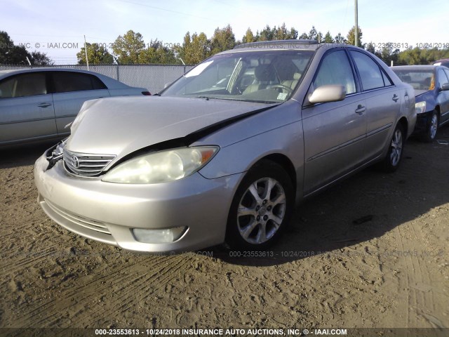 4T1BF30K26U623806 - 2006 TOYOTA CAMRY LE/XLE/SE BEIGE photo 2