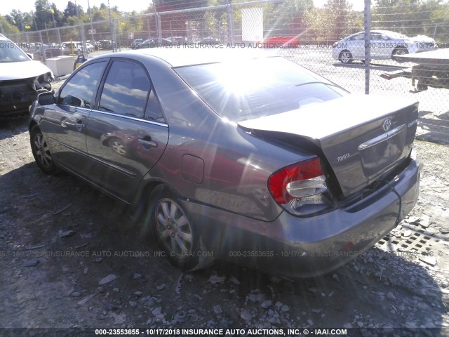 4T1BF30K13U547944 - 2003 TOYOTA CAMRY LE/XLE/SE GRAY photo 3