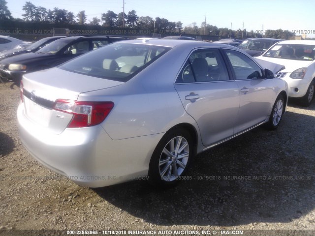 4T1BF1FKXEU844824 - 2014 TOYOTA CAMRY L/SE/LE/XLE Gümüş foto 4