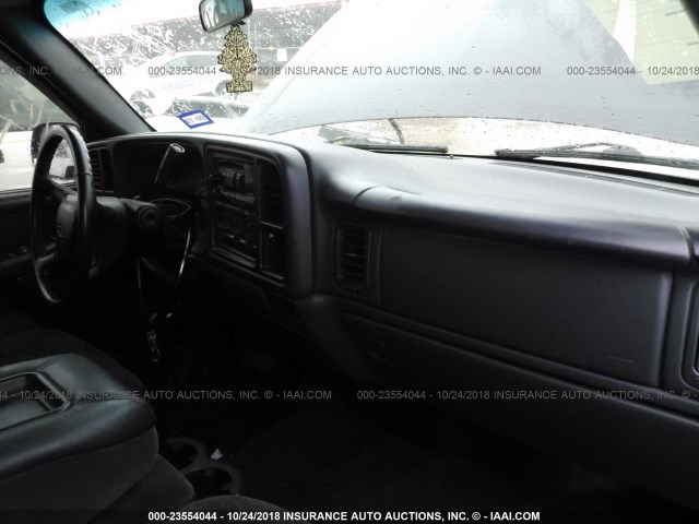 1GCJC33152F134262 - 2002 CHEVROLET SILVERADO C3500 BLACK photo 5