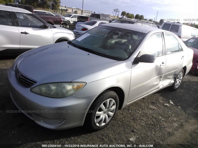 4T1BE32K16U143319 - 2006 TOYOTA CAMRY LE/XLE/SE SILVER photo 2