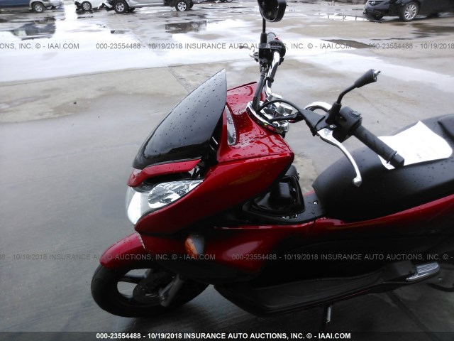 MLHKF1216D5001159 - 2013 HONDA PCX 150 RED photo 5