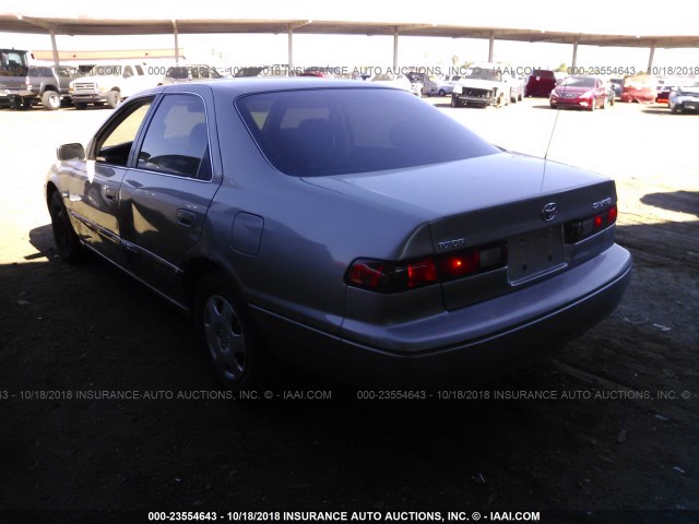 4T1BG22K5WU369836 - 1998 TOYOTA CAMRY CE/LE/XLE 灰色 照片 3