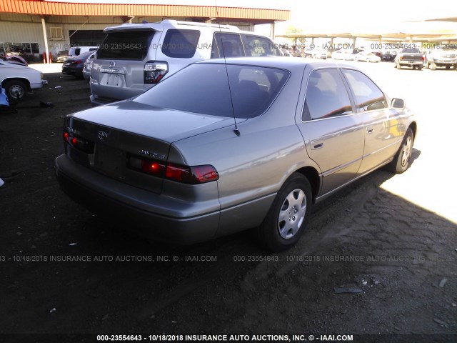 4T1BG22K5WU369836 - 1998 TOYOTA CAMRY CE/LE/XLE 灰色 照片 4