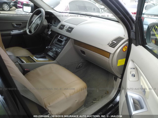 YV1CY592651165800 - 2005 VOLVO XC90 GRAY photo 5