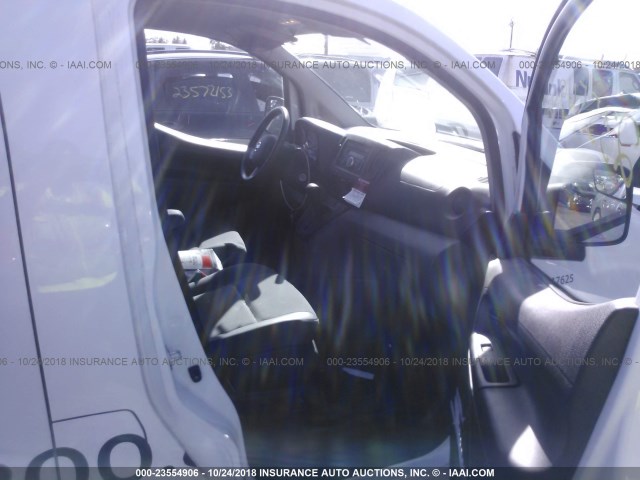 3N6CM0KNXFK730944 - 2015 NISSAN NV200 2.5S/2.5SV WHITE photo 5