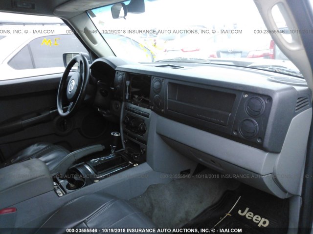 1J8HG48K16C342780 - 2006 JEEP COMMANDER SILVER photo 5