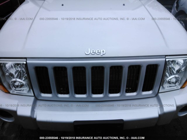 1J8HG48K16C342780 - 2006 JEEP COMMANDER SILVER photo 6