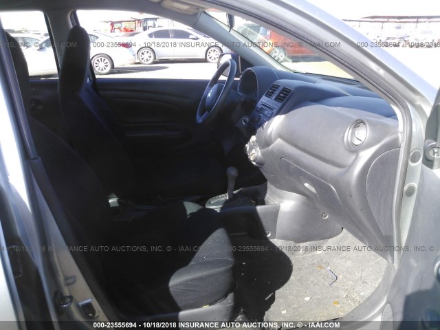 3N1CN7AP8CL824597 - 2012 NISSAN VERSA S/SV/SL GRAY photo 5