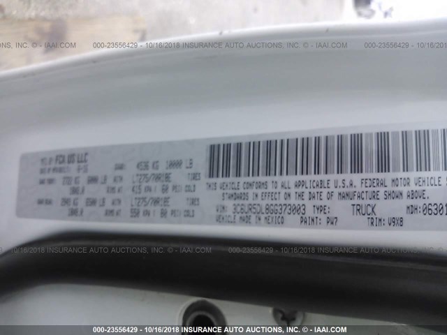 3C6UR5DL8GG373003 - 2016 RAM 2500 SLT أبيض صورة 9