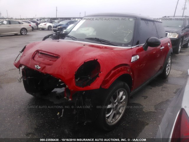 WMWMF73509TW85562 - 2009 MINI COOPER S RED photo 2