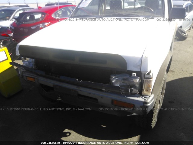 1N6ND11Y4JC372149 - 1988 NISSAN D21 SHORT BED WHITE photo 6