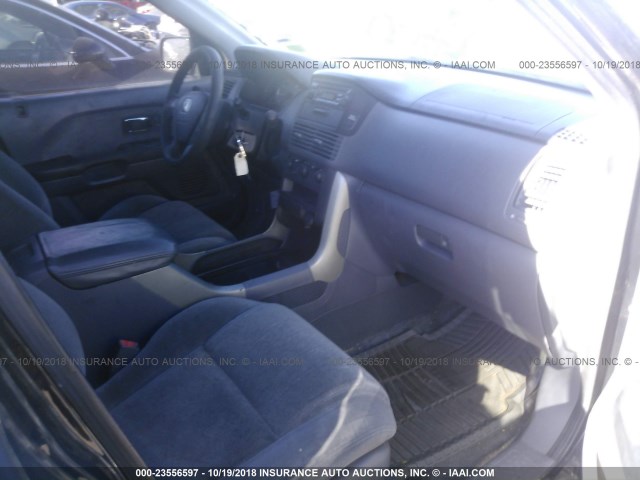 2HKYF18145H564734 - 2005 HONDA PILOT LX BLACK photo 5