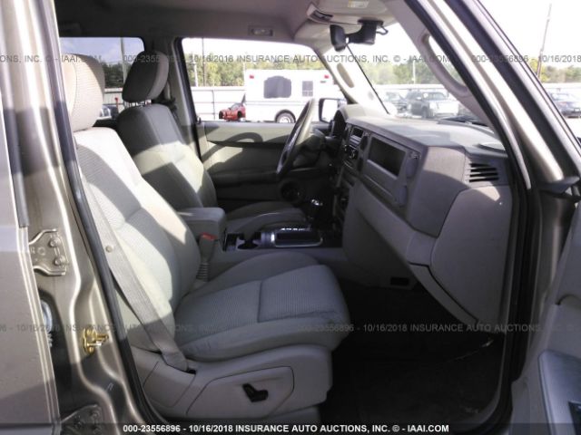 1J8HH48K36C179725 - 2006 JEEP COMMANDER Bej foto 5