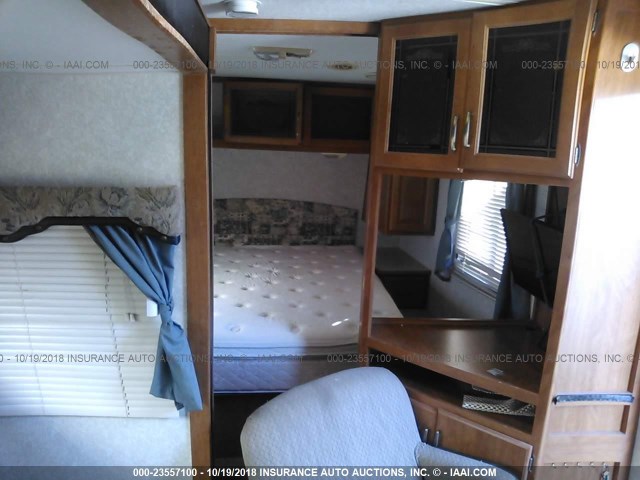 1EC1B302742811350 - 2004 HEARTLAND PRWL28PBHS  奶油色 照片 5