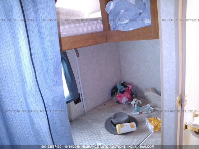 1EC1B302742811350 - 2004 HEARTLAND PRWL28PBHS  奶油色 照片 8