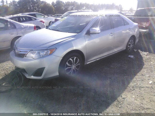 4T1BF1FK9CU024599 - 2012 TOYOTA CAMRY SE/LE/XLE SILVER photo 2