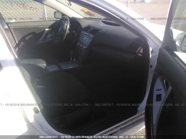 4T1BE46K49U907376 - 2009 TOYOTA CAMRY SE/LE/XLE WHITE photo 5