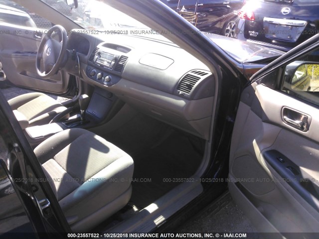 4T1BE32K55U098187 - 2005 TOYOTA CAMRY LE/XLE/SE BLACK photo 5