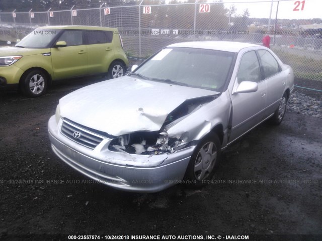 JT2BG22K010573876 - 2001 TOYOTA CAMRY CE/LE/XLE 银色 照片 2