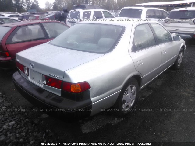 JT2BG22K010573876 - 2001 TOYOTA CAMRY CE/LE/XLE 银色 照片 4