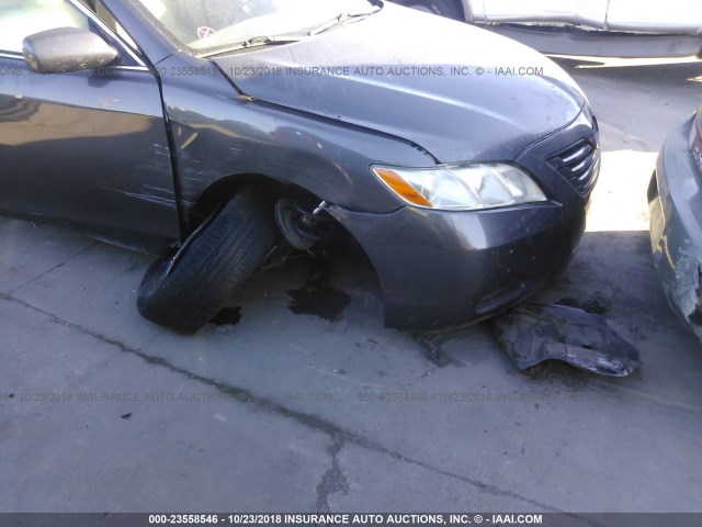 4T1BE46K79U905945 - 2009 TOYOTA CAMRY SE/LE/XLE ნაცრისფერი ფოტო 6