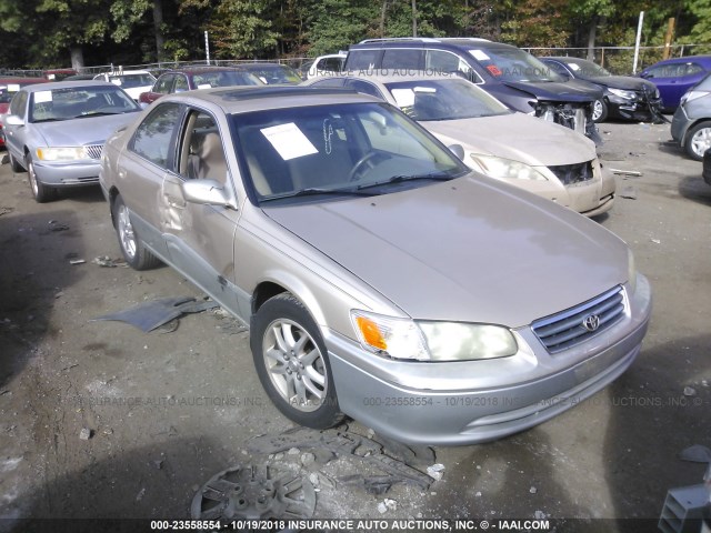 JT2BF28K810321397 - 2001 TOYOTA CAMRY LE/XLE 金色 照片 1