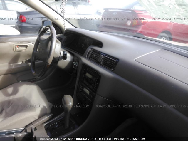 JT2BF28K810321397 - 2001 TOYOTA CAMRY LE/XLE 金色 照片 5