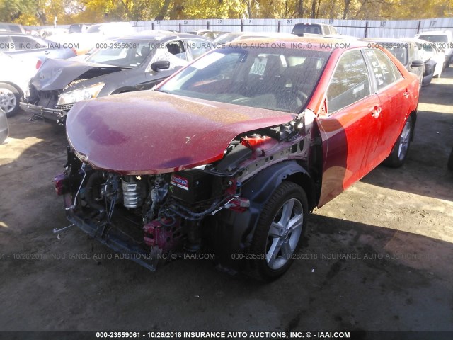 4T1BF1FK8CU569371 - 2012 TOYOTA CAMRY SE/LE/XLE RED photo 2