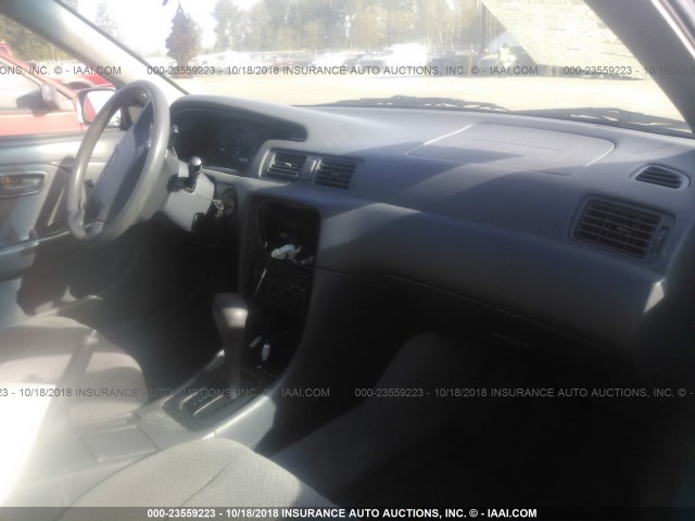 4T1BG22K81U849474 - 2001 TOYOTA CAMRY CE/LE/XLE 银色 照片 5